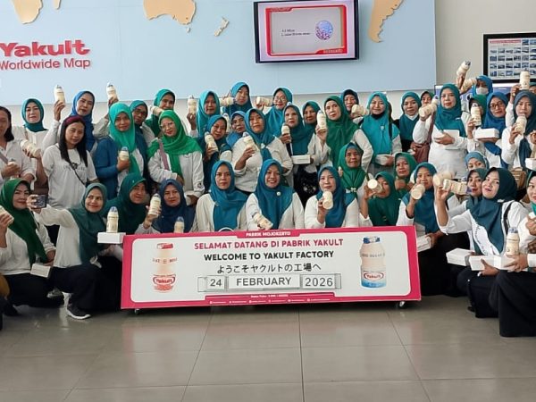 PKK Desa Sidoharjo Ngabuburit Semakin Seru di Pabrik Yakult